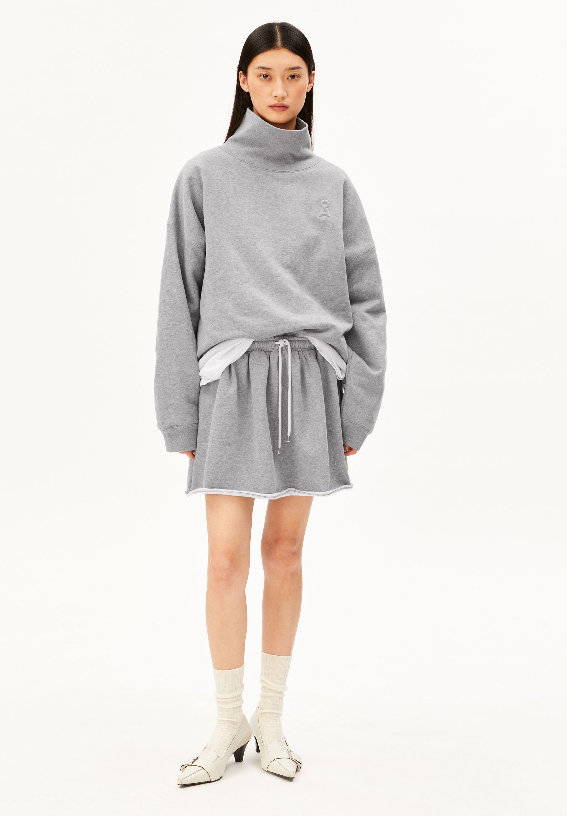 ICONIC Å OPEN EDGE Sweatshirt mit Trichterkragen in Hellgrau meliert von ARMEDANGELS – Ansicht 5