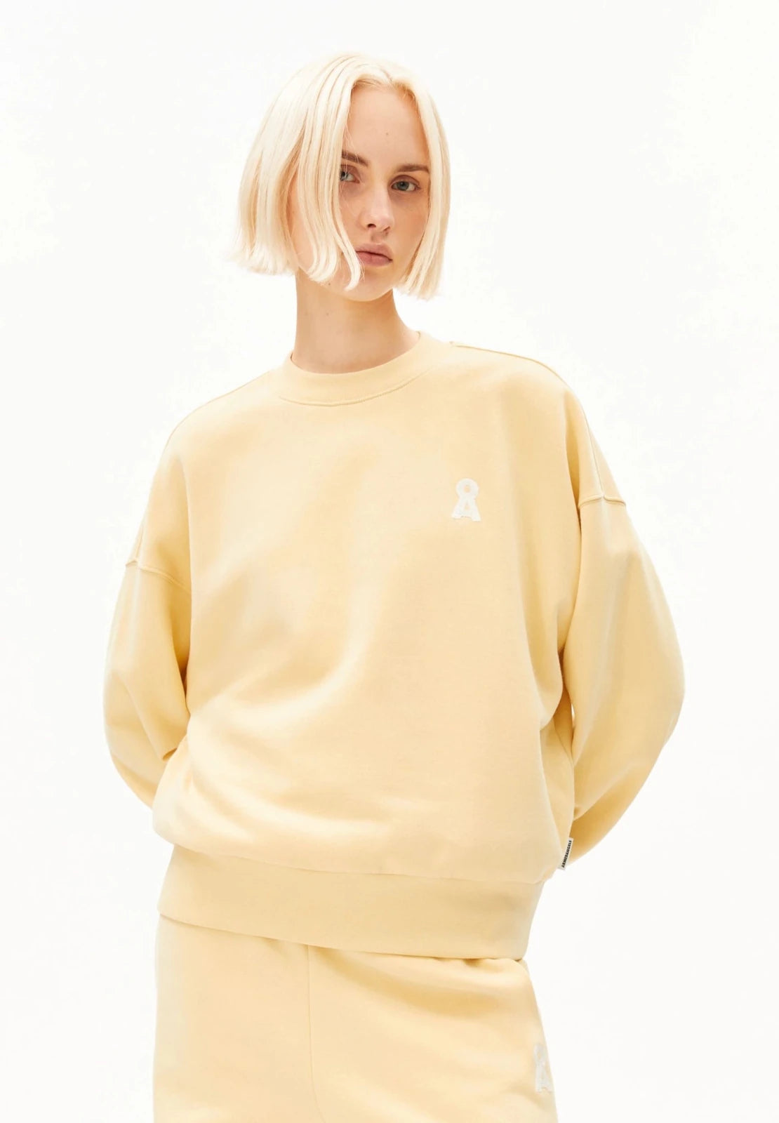 ARMEDANGELS - ICONIC Å ALIZAA Pullover • golden hay - ROSA ECK