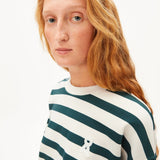 ICONIC Å FRANKAA BOLD Pullover in Dunkelblau und Naturweiß gestreift von ARMEDANGELS – Ansicht 3