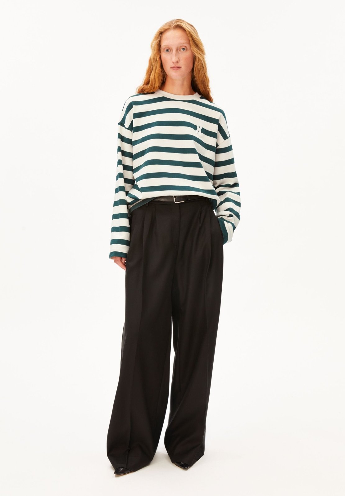 ICONIC Å FRANKAA BOLD Pullover in Dunkelblau und Naturweiß gestreift von ARMEDANGELS – Ansicht 5