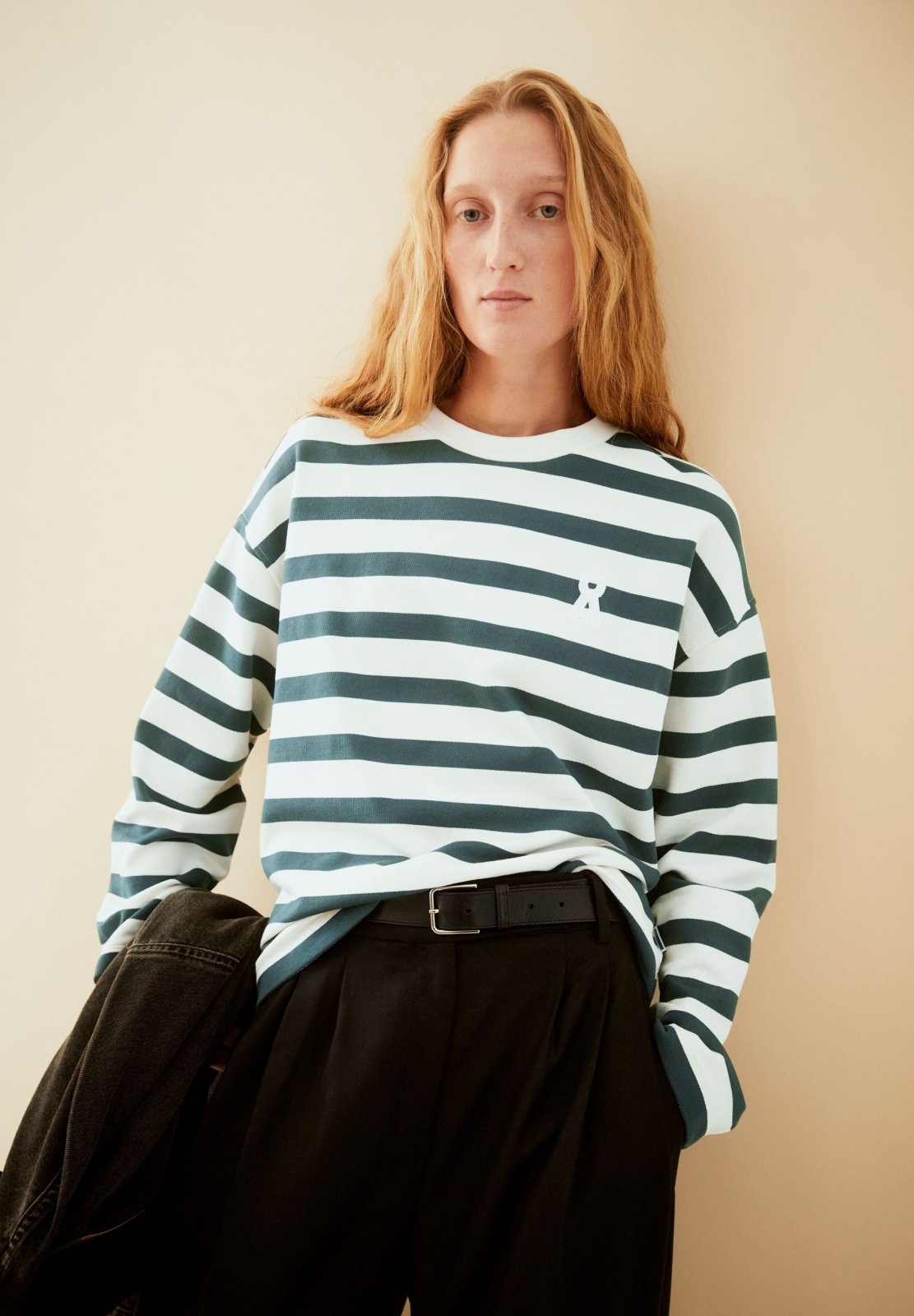 ICONIC Å FRANKAA BOLD Pullover in Dunkelblau und Naturweiß gestreift von ARMEDANGELS – Ansicht 4