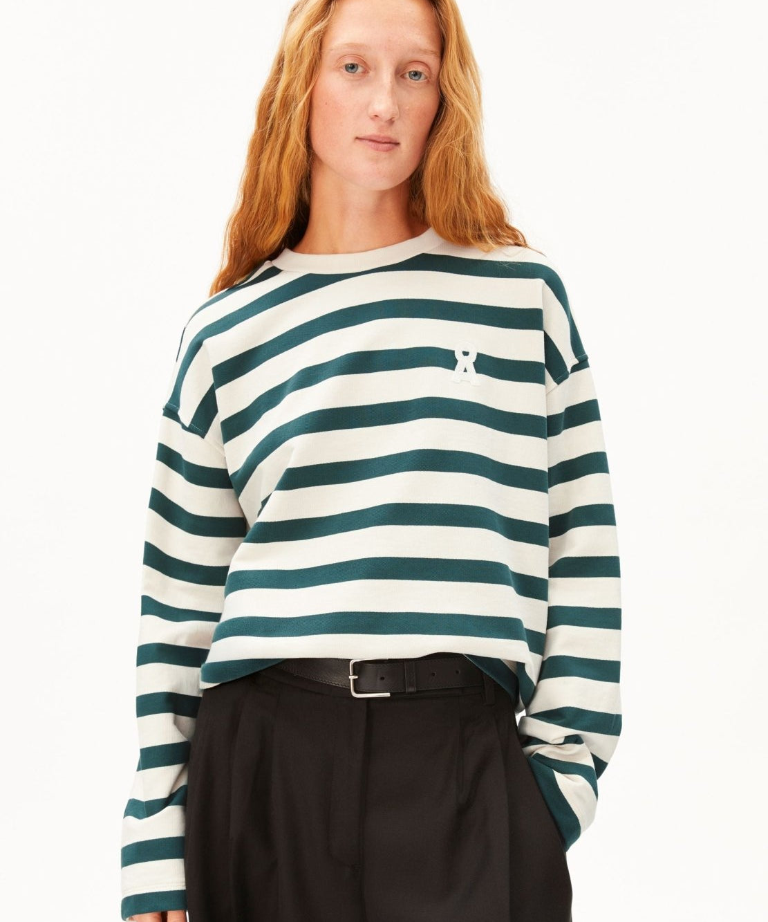 ICONIC Å FRANKAA BOLD Pullover in Dunkelblau und Naturweiß gestreift von ARMEDANGELS – Ansicht 1
