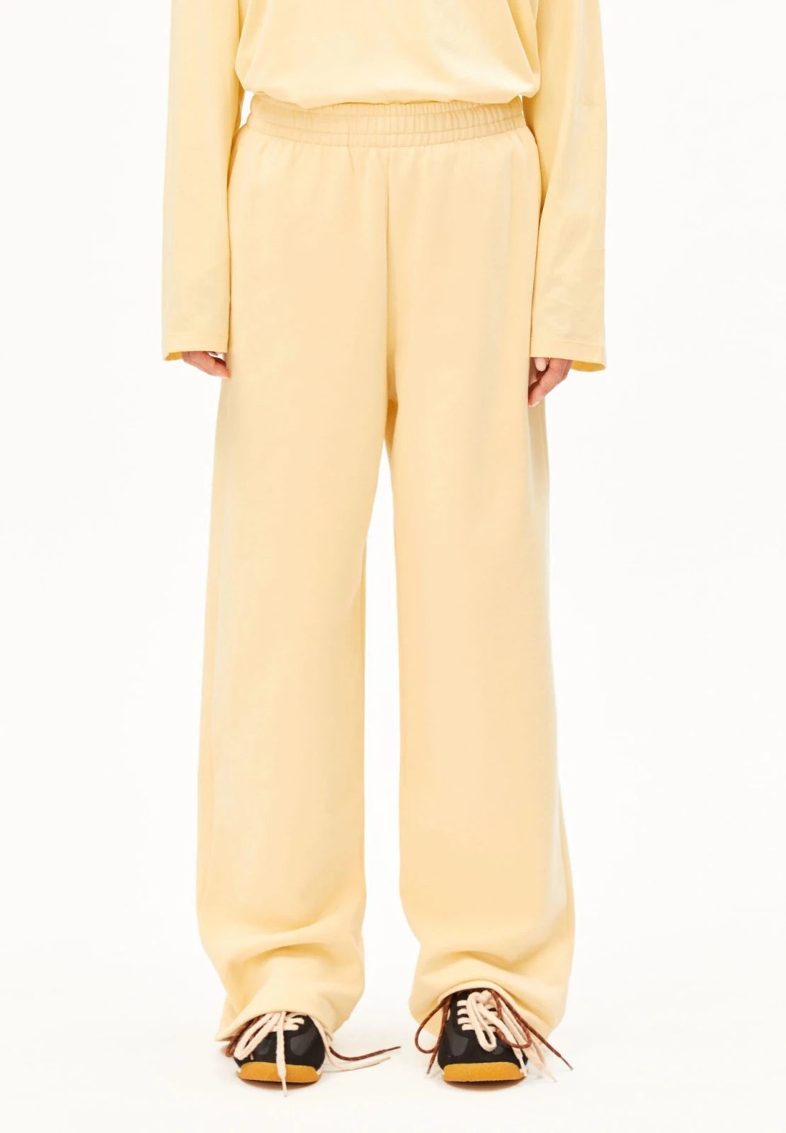 ARMEDANGELS - ICONIC Å IVAARA Sweathose • golden hay - ROSA ECK