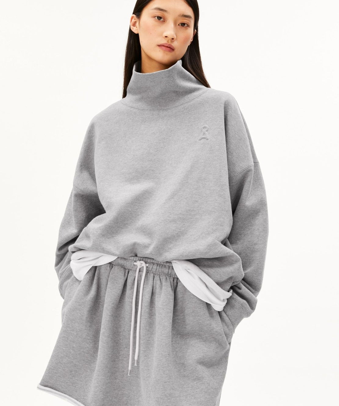 ICONIC Å OPEN EDGE Sweatshirt mit Trichterkragen in Hellgrau meliert von ARMEDANGELS – Ansicht 1