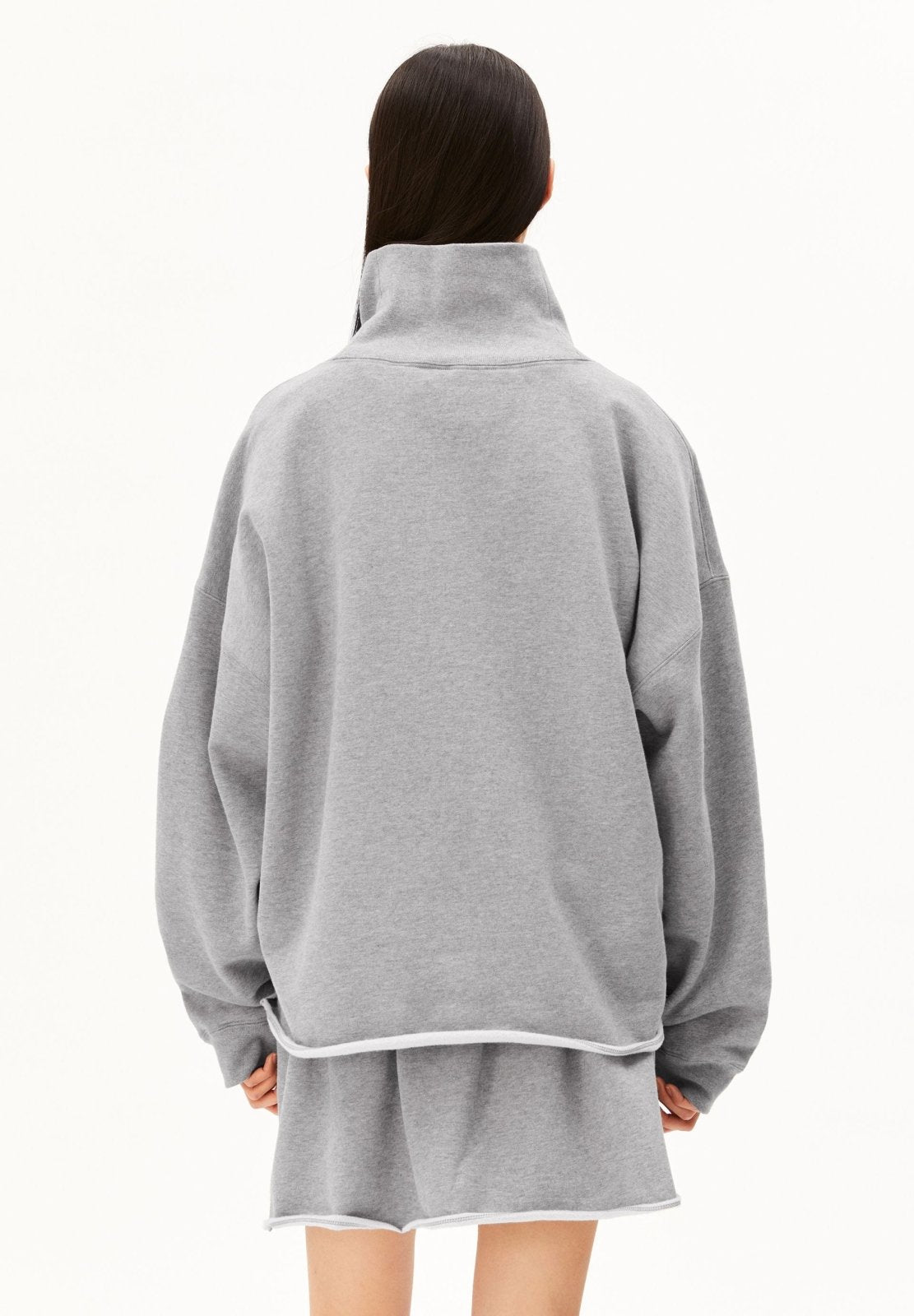 ICONIC Å OPEN EDGE Sweatshirt mit Trichterkragen in Hellgrau meliert von ARMEDANGELS – Ansicht 2