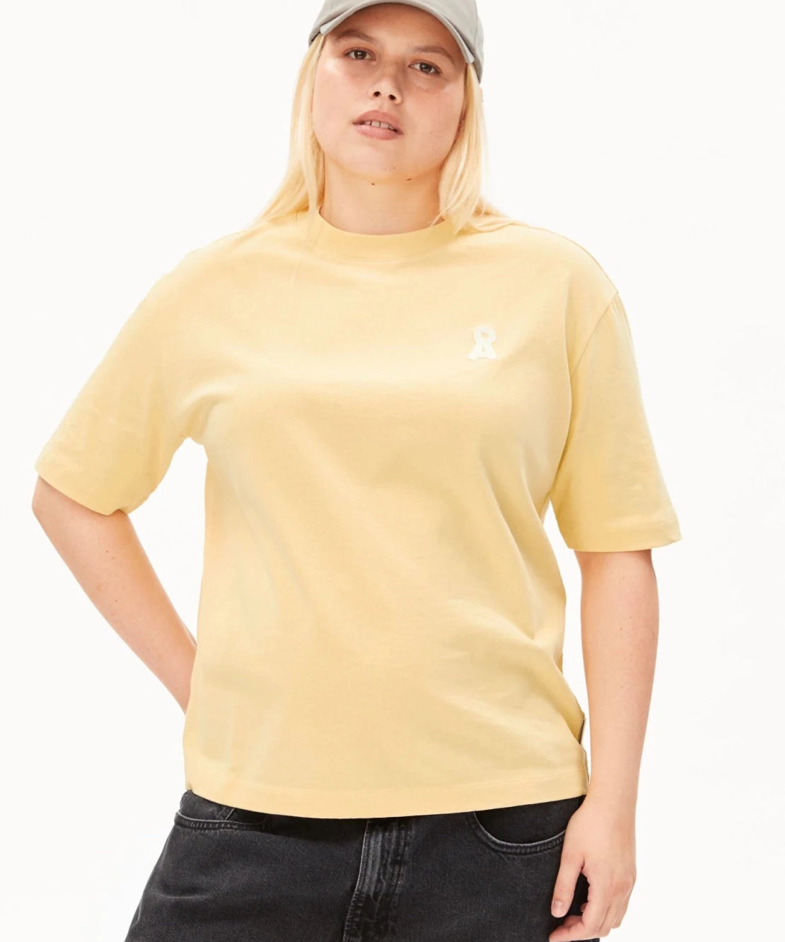 ARMEDANGELS - ICONIC Å TARJAA T-Shirt • golden hay - ROSA ECK