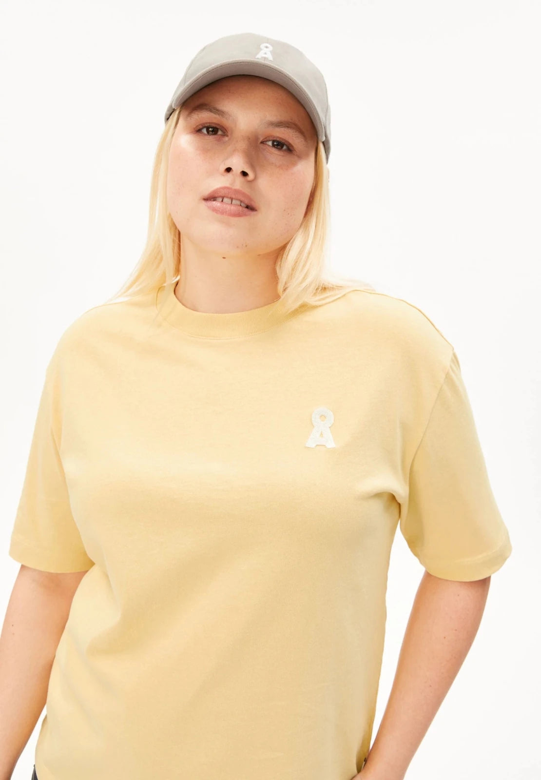 ARMEDANGELS - ICONIC Å TARJAA T-Shirt • golden hay - ROSA ECK