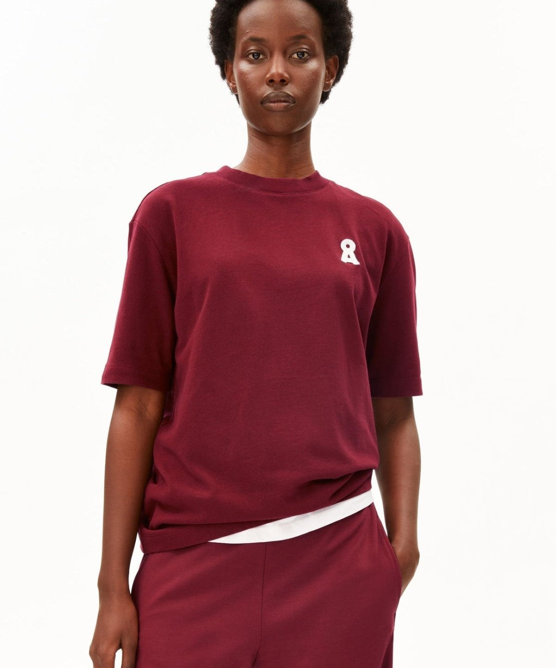 ARMEDANGELS - ICONIC Å TARJAA T-Shirt • velvet red - ROSA ECK