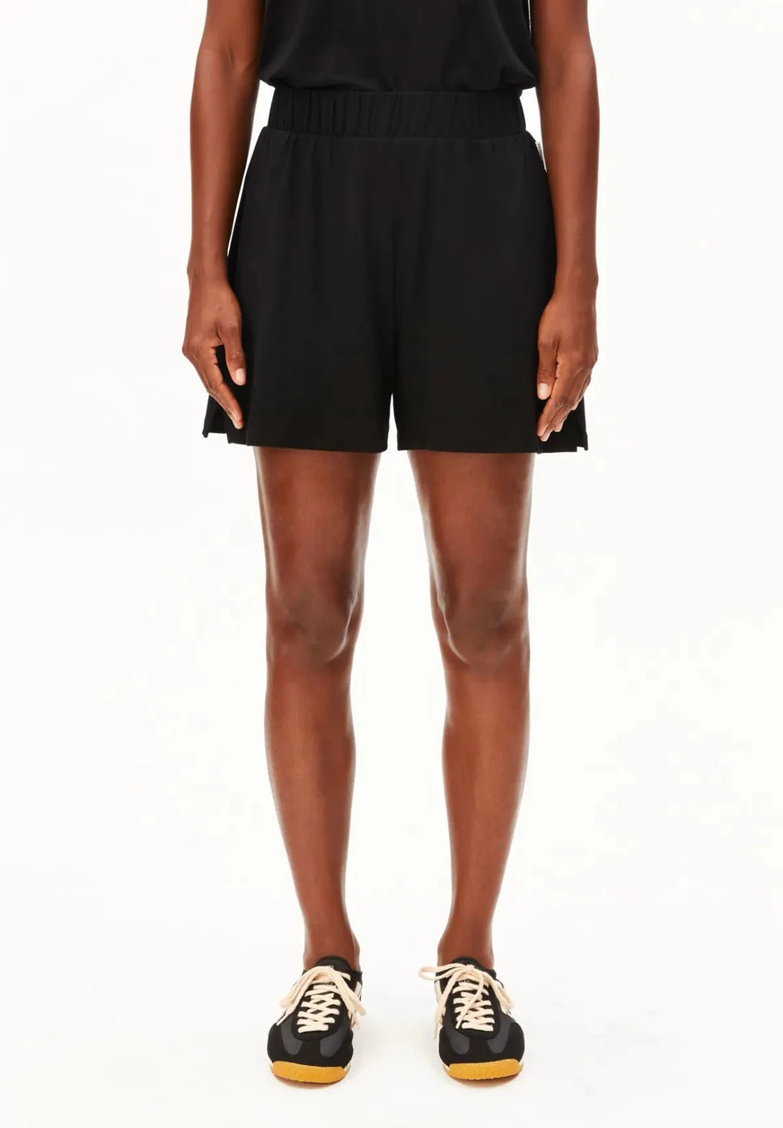 ARMEDANGELS - Jersey Shorts im Relaxed Fit • black - ROSA ECK