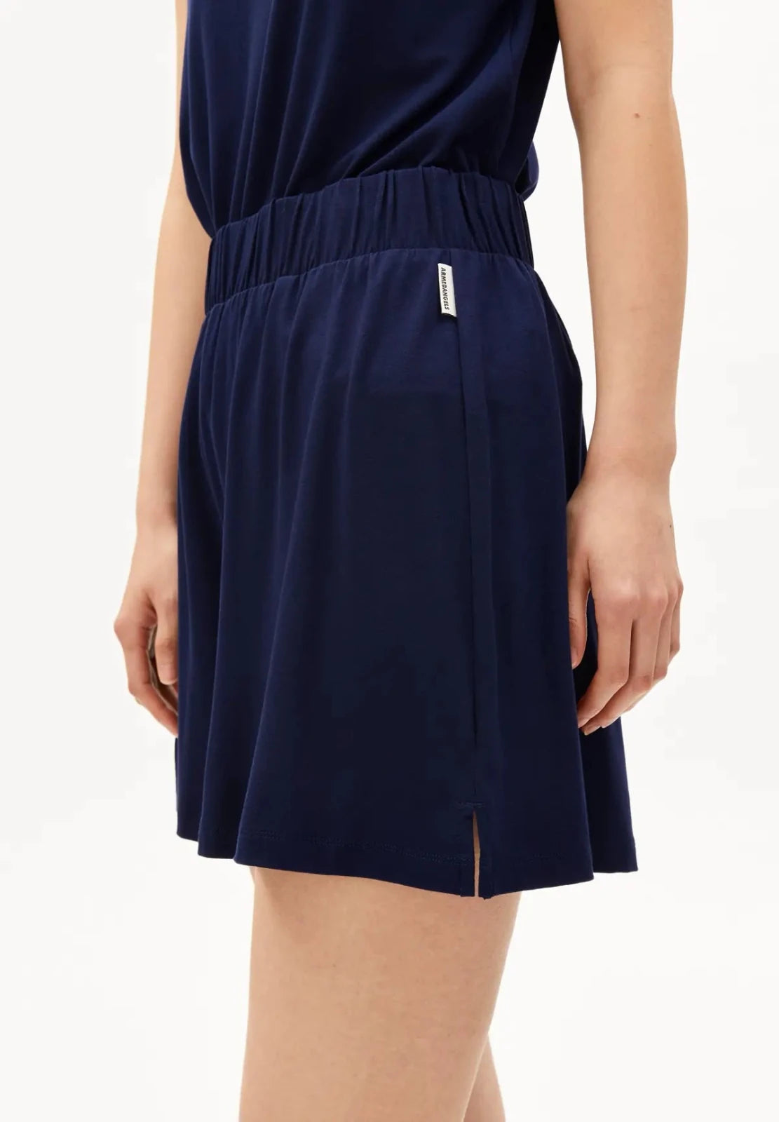 ARMEDANGELS - Jersey Shorts im Relaxed Fit • tinted navy - ROSA ECK