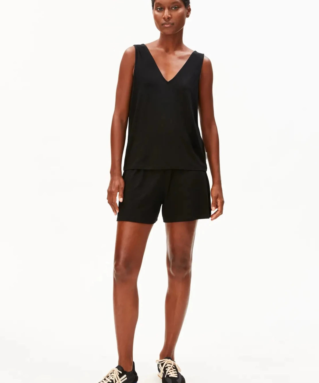 ARMEDANGELS - Jersey Top mit V - Ausschnitt • black - ROSA ECK