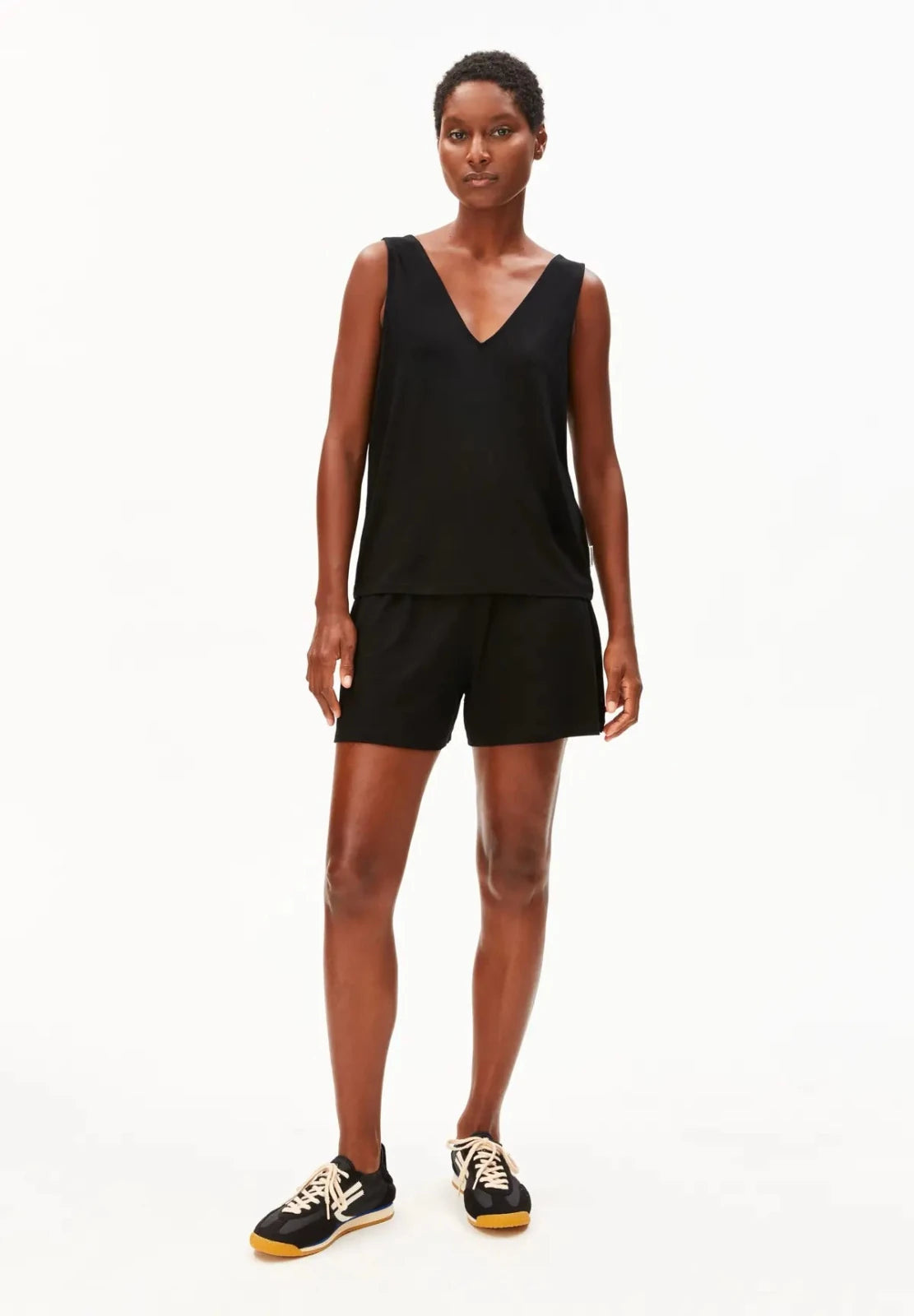 ARMEDANGELS - Jersey Top mit V - Ausschnitt • black - ROSA ECK