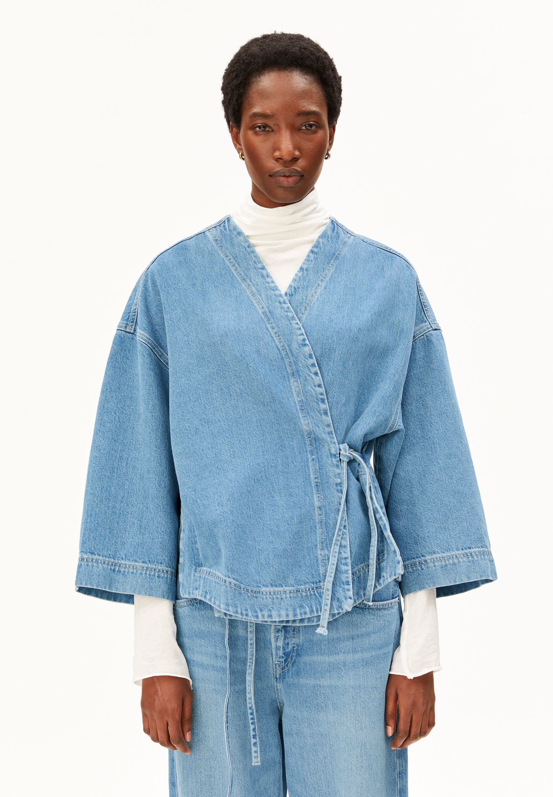 KIMONO Jeansjacke in Hellblau von ARMEDANGELS – Ansicht 1