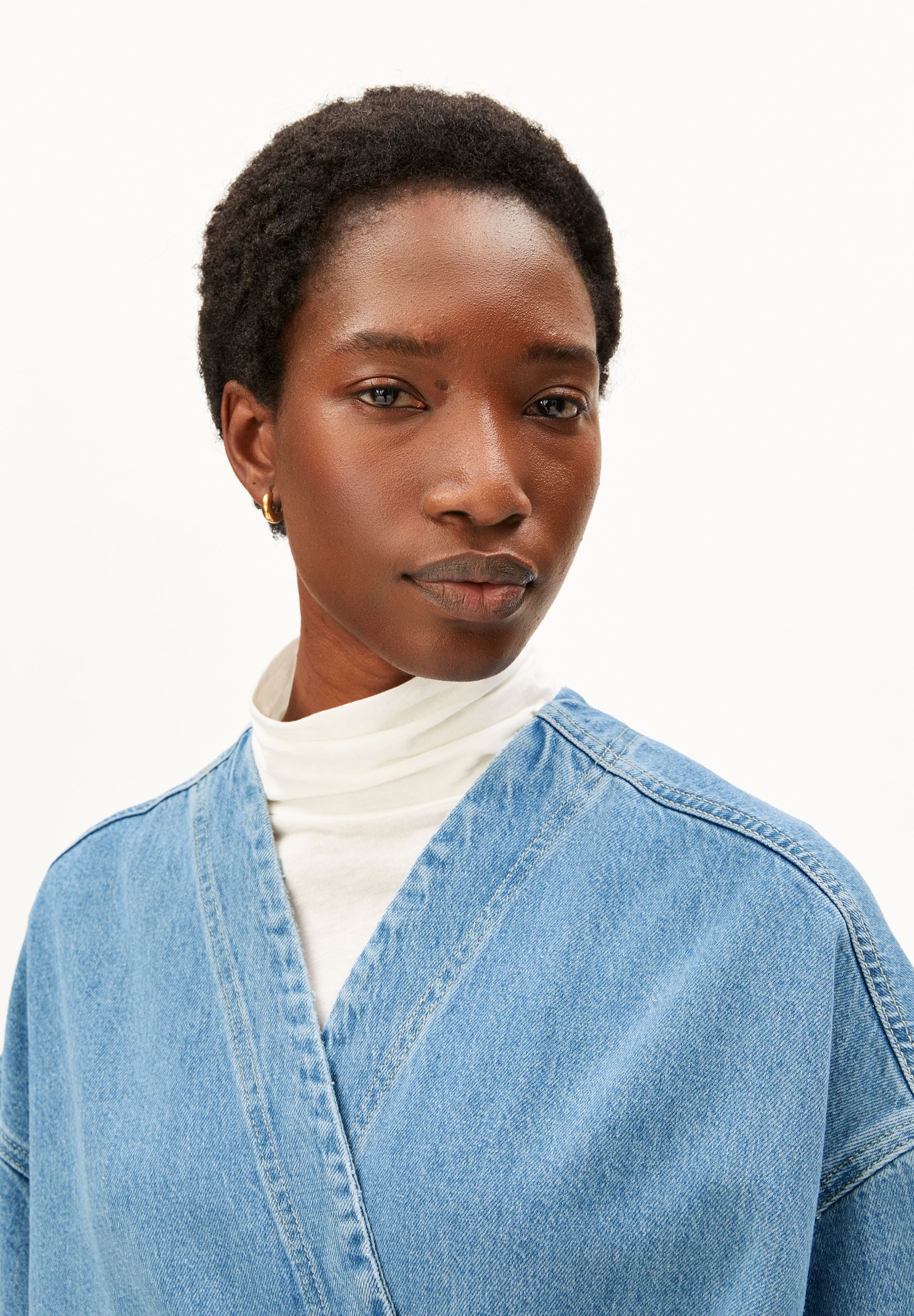 KIMONO Jeansjacke in Hellblau von ARMEDANGELS – Ansicht 3