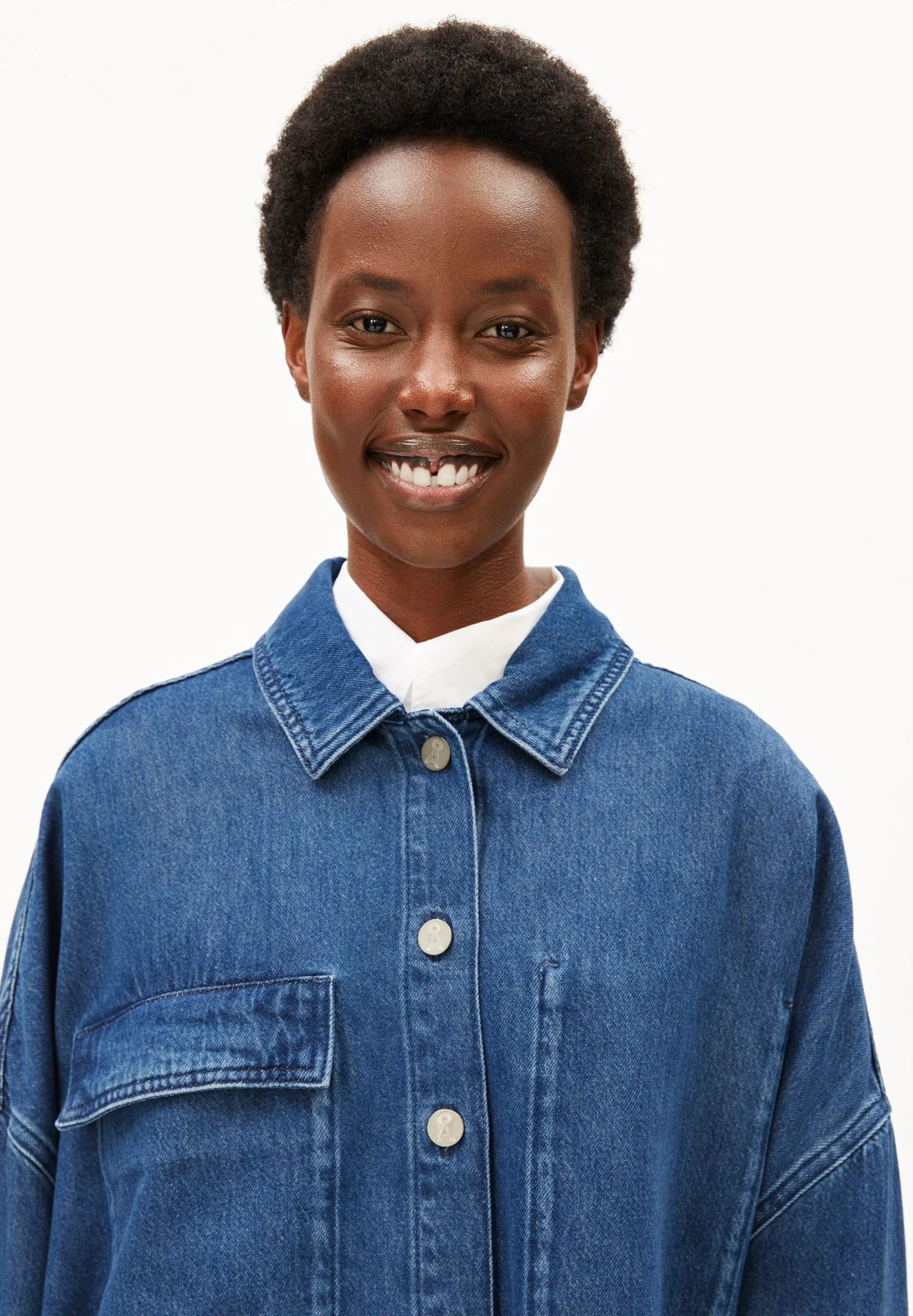 ARMEDANGELS - Oversized Jeansbluse • bright blue - ROSA ECK