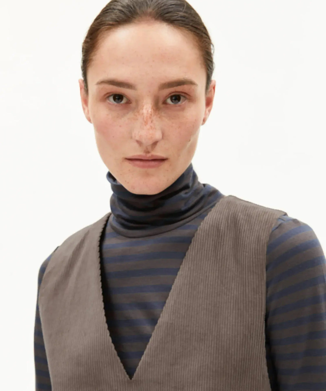 ARMEDANGELS - PINAAFO CORDUROY Kleid • walnut cream - ROSA ECK Concept Store