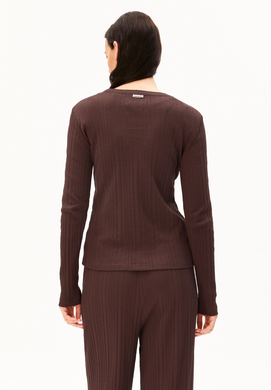 Pointelle Pyjama-Langarmshirt in Dunkelbraun von ARMEDANGELS – Ansicht 4