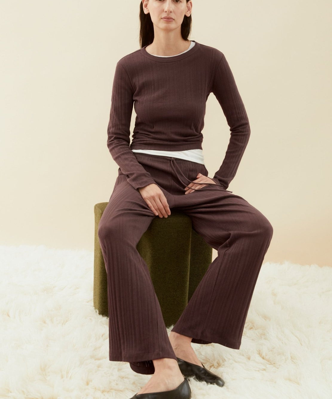 Pointelle Pyjama-Langarmshirt in Dunkelbraun von ARMEDANGELS – Ansicht 6