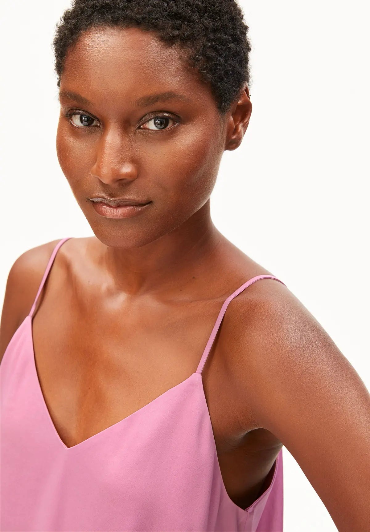 ARMEDANGELS - Satin Top mit Spaghettiträgern • washed berry - ROSA ECK