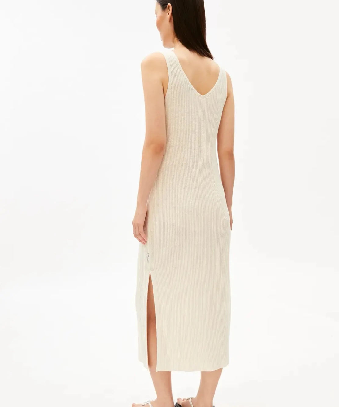 ARMEDANGELS - Strickkleid aus Leinenmix • undyed - ROSA ECK