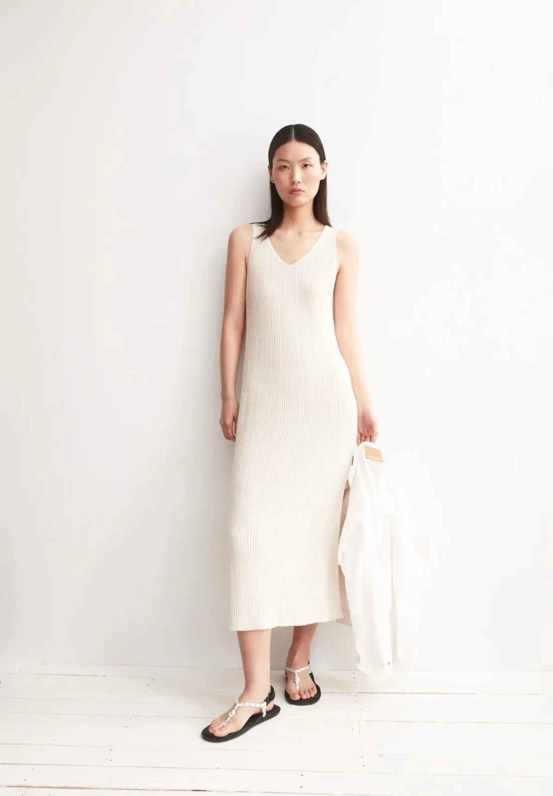 ARMEDANGELS - Strickkleid aus Leinenmix • undyed - ROSA ECK