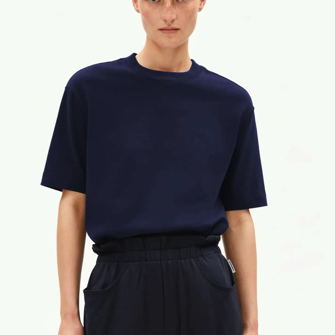ARMEDANGELS - TARJAA Heavyweight T‑Shirt • tinted navy - ROSA ECK Concept Store