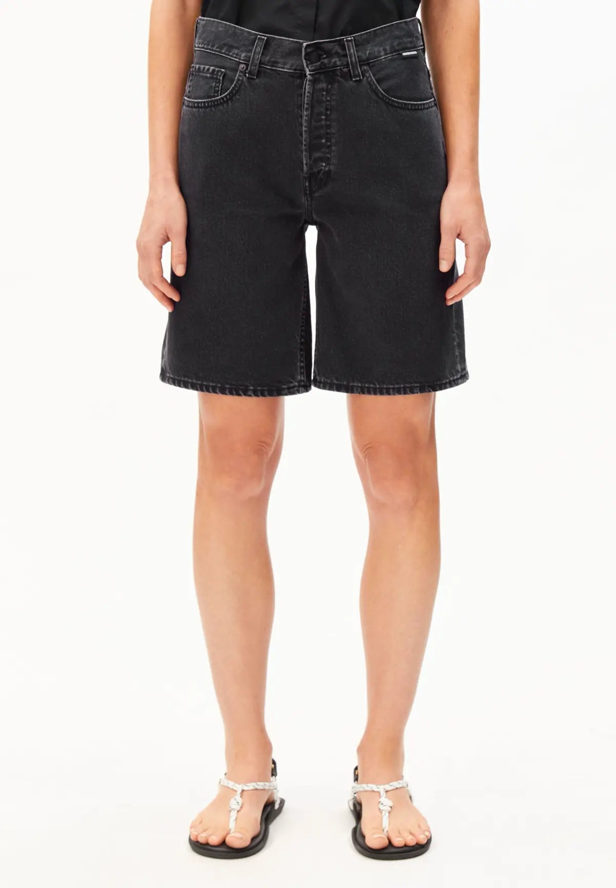 ARMEDANGELS - THALINAA Jeans Shorts • ebony black - ROSA ECK
