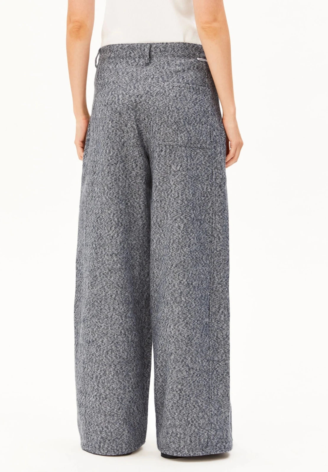 ARMEDANGELS - Tweed Barrel Hose • mid grey melange-oatmilk - ROSA ECK