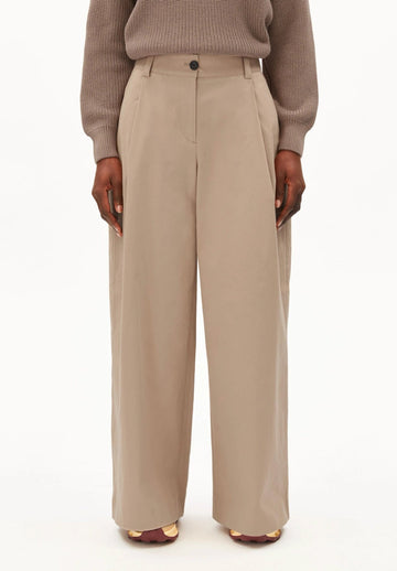 ARMEDANGELS - Weite Chinohose aus Bio - Baumwollmix • true camel - Hose - ROSA ECK