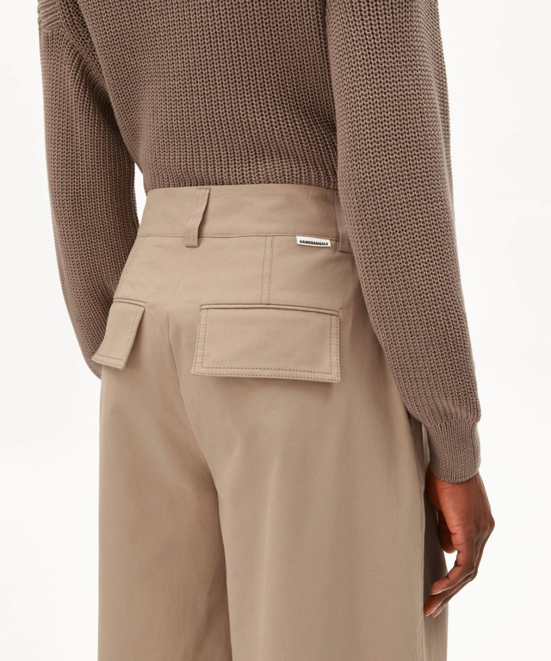 ARMEDANGELS - Weite Chinohose aus Bio - Baumwollmix • true camel - Hose - ROSA ECK