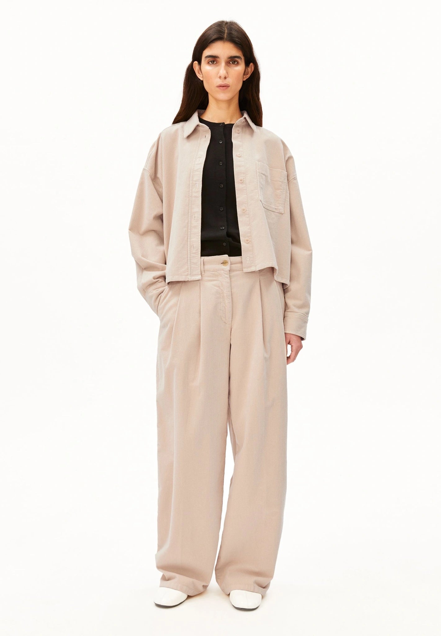 Wide Leg Cord-Bundfaltenhose • soft honey