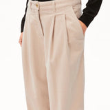 ARMEDANGELS - Wide Leg Cord-Bundfaltenhose • soft honey - ROSA ECK