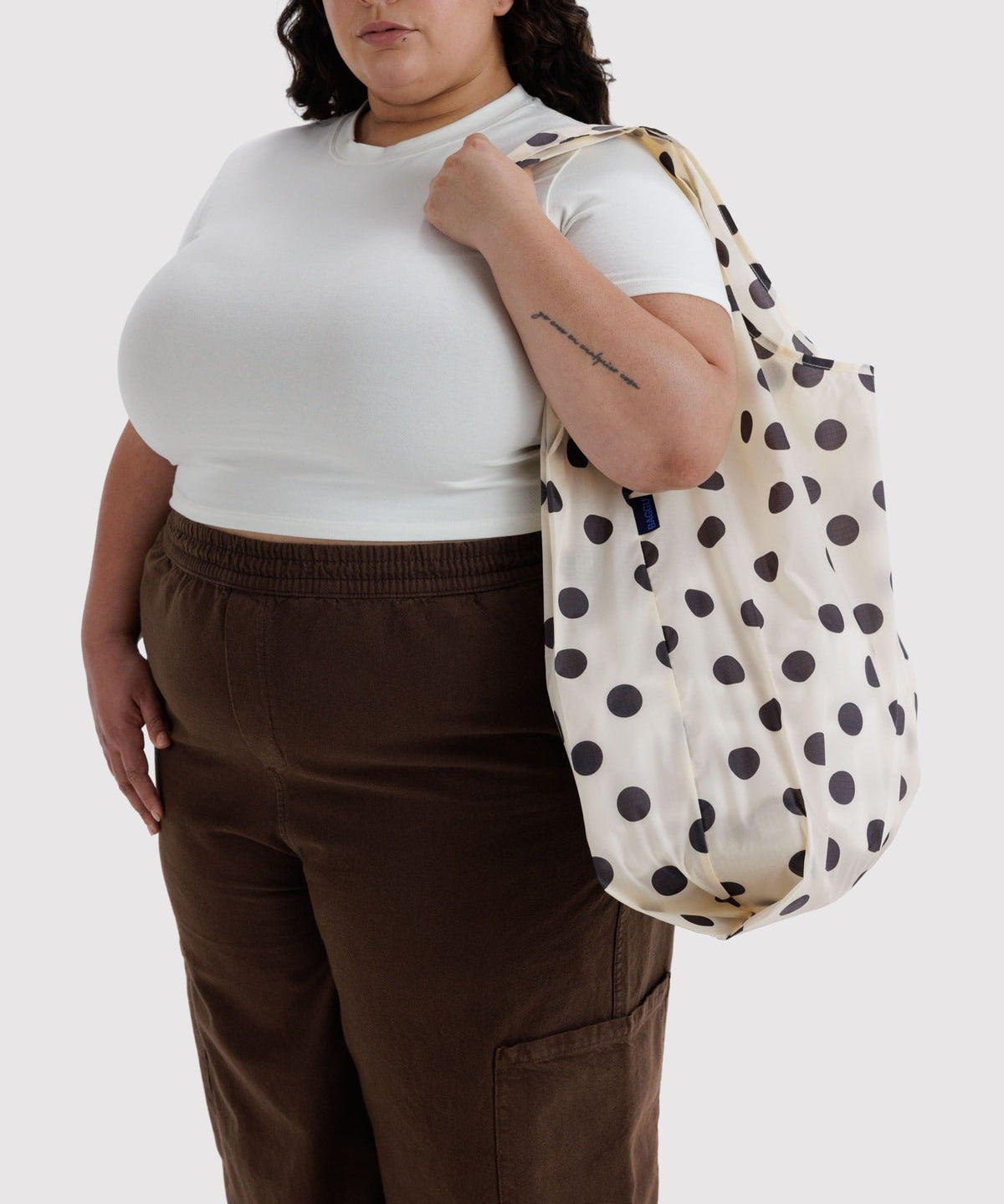 BAGGU - BIG BAGGU Große Einkaufstasche • Cream and Black Polka Dot - ROSA ECK