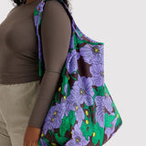 BAGGU - BIG BAGGU Große Einkaufstasche • Maroon Poppy - Tasche - ROSA ECK