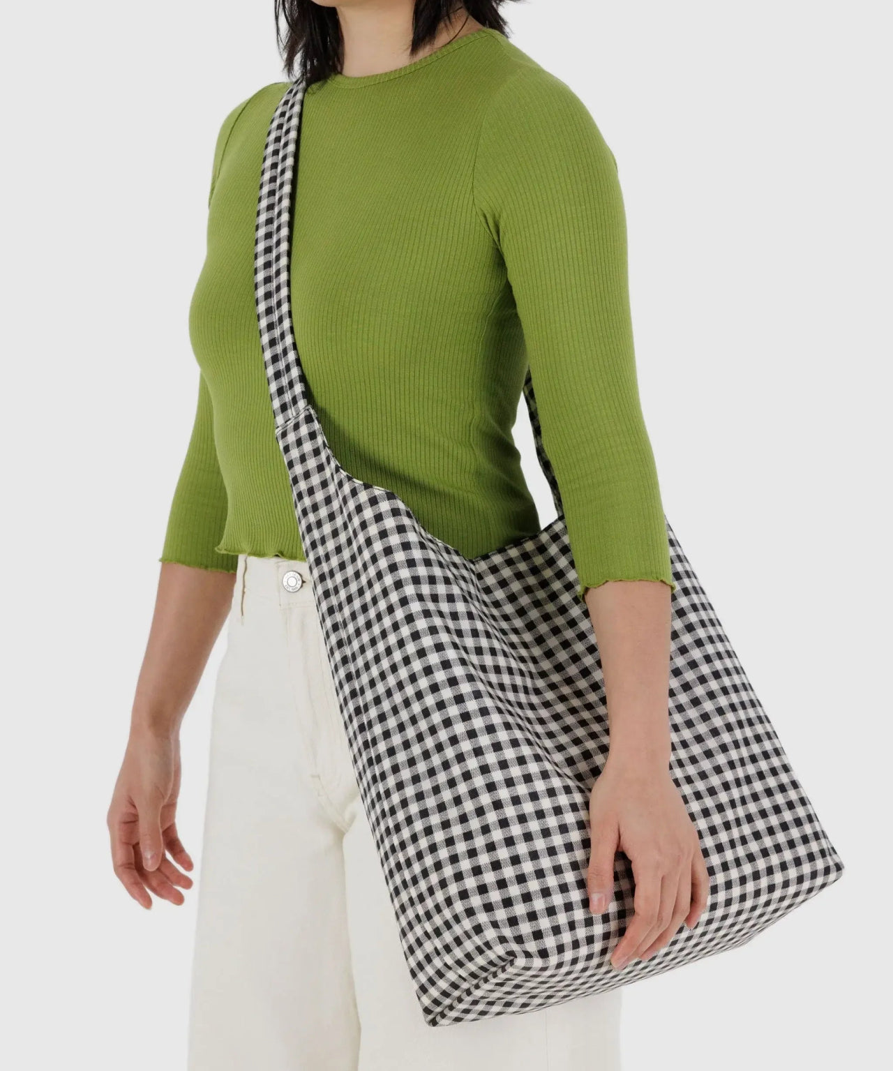 BAGGU - LARGE NYLON SLING Umhängetasche • Black & White Gingham - Umhängetasche - ROSA ECK Concept Store