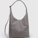 BAGGU - LARGE NYLON SLING Umhängetasche • Black & White Gingham - Umhängetasche - ROSA ECK Concept Store