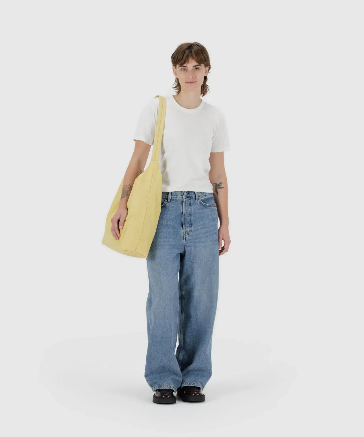 BAGGU - LARGE NYLON SLING Umhängetasche • Butter - Umhängetasche - ROSA ECK Concept Store