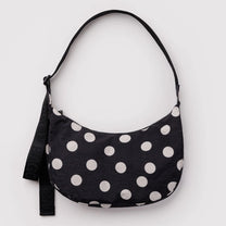 BAGGU - Medium Nylon Crescent Bag Umhängetasche • Black and Cream Polka Dot - ROSA ECK