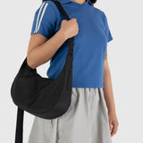 Medium Nylon Crescent Bag Umhängetasche • Black