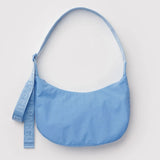 BAGGU - Medium Nylon Crescent Bag Umhängetasche • Piscine - ROSA ECK