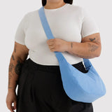 BAGGU - Medium Nylon Crescent Bag Umhängetasche • Piscine - ROSA ECK