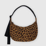 BAGGU - Medium Nylon Crescent Bag Umhängetasche • Leopard - ROSA ECK