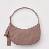 BAGGU - Medium Nylon Crescent Bag Umhängetasche • Toasted Almond - ROSA ECK