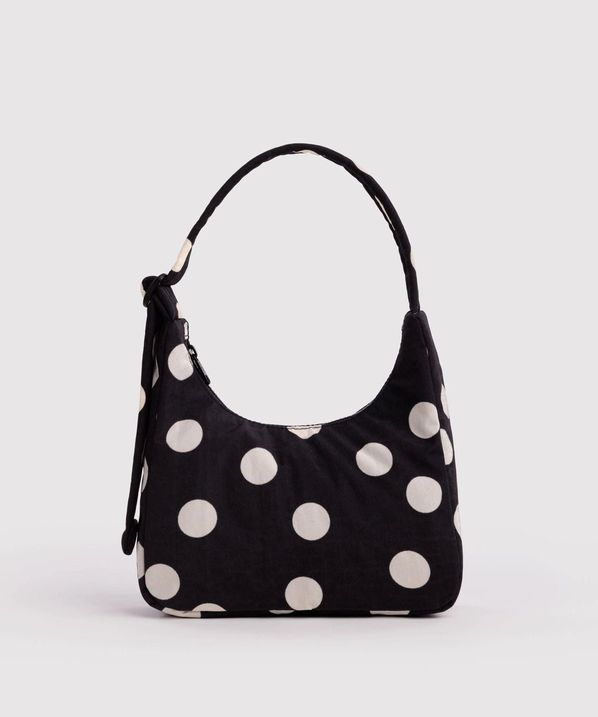 BAGGU - Mini Schultertasche aus Nylon • Black and Cream Polka Dot - ROSA ECK