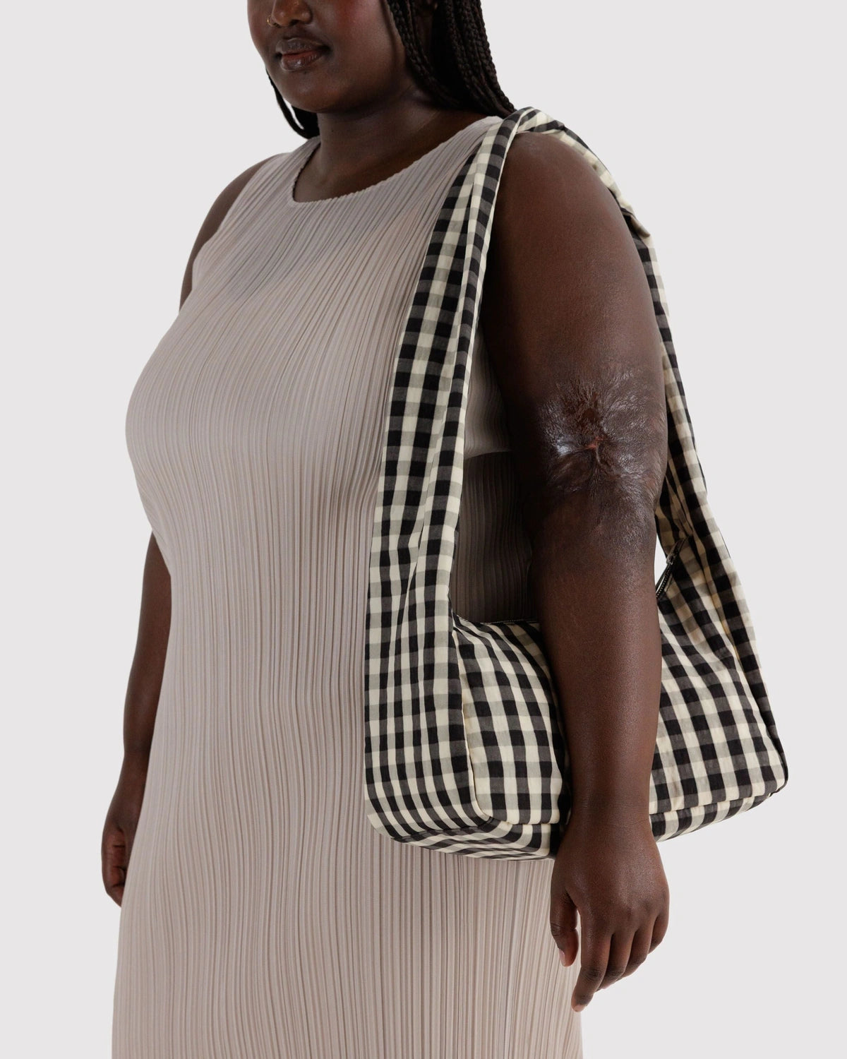 Nylon Meringue Bag Umhängetasche • Black and Cream Gingham