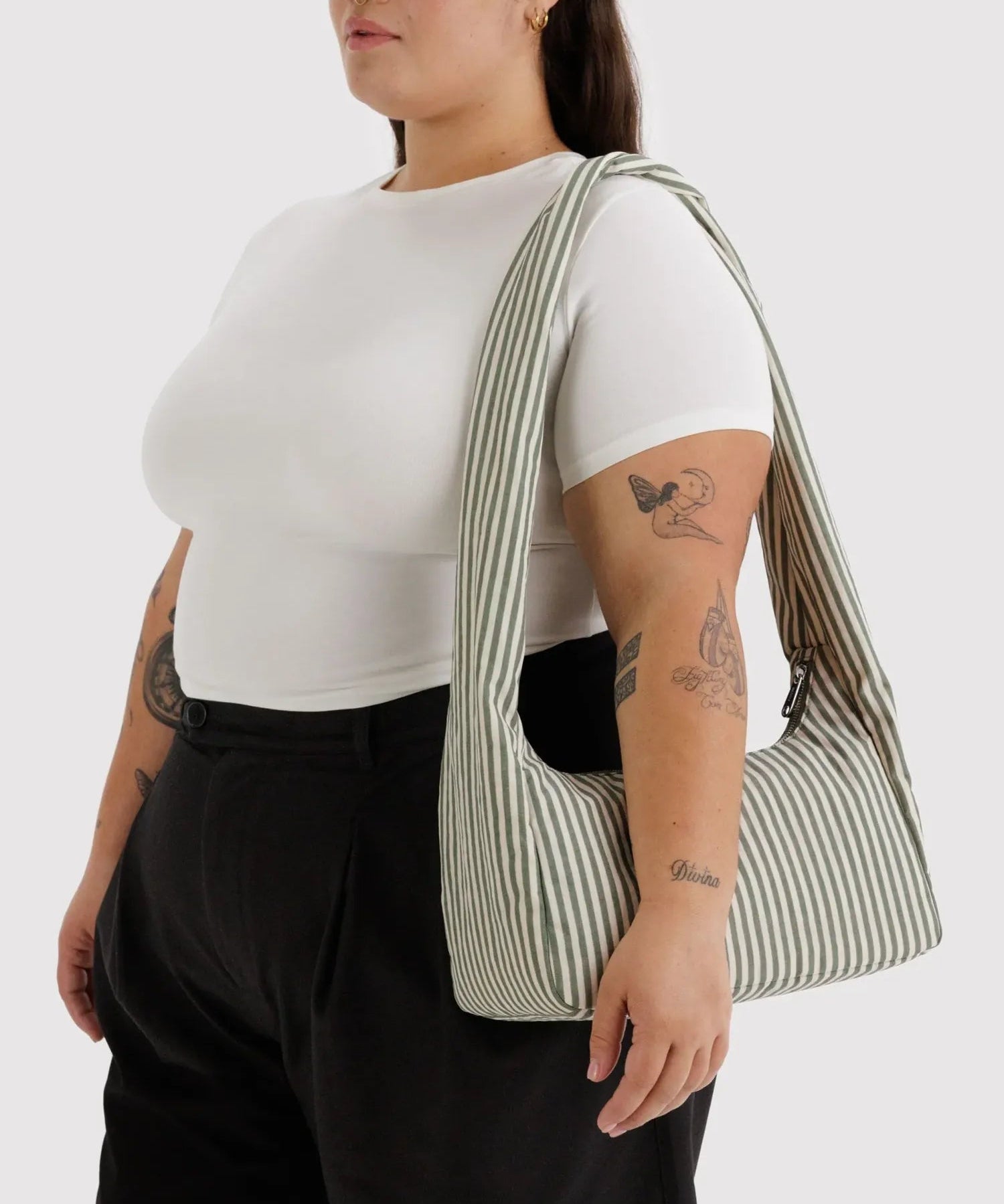 BAGGU - Nylon Meringue Bag Umhängetasche • Sage Stripe - ROSA ECK