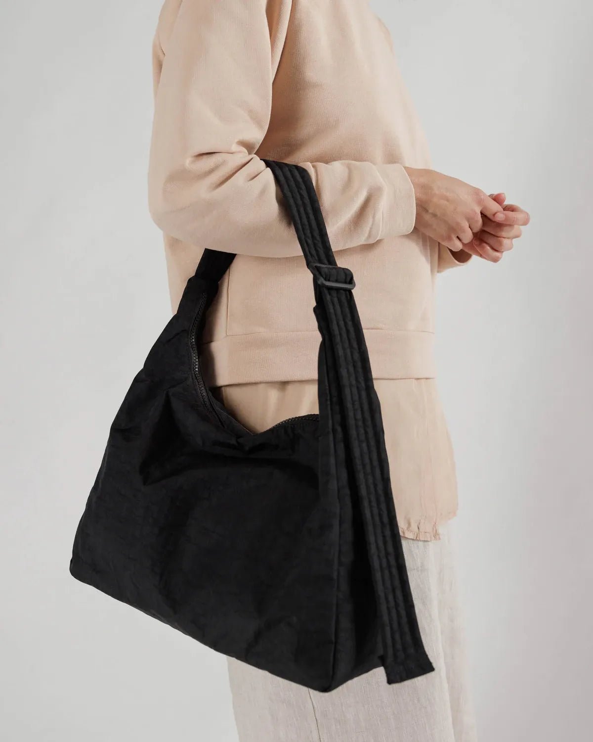BAGGU - NYLON SHOULDER BAG Schultertasche • Black - Schultertasche - ROSA ECK