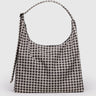 BAGGU - NYLON SHOULDER BAG Schultertasche • Black & White Gingham - Schultertasche - ROSA ECK Concept Store