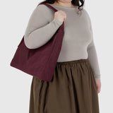 BAGGU - NYLON SHOULDER BAG Schultertasche • Mahogany - Schultertasche - ROSA ECK