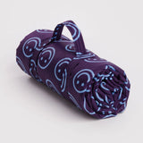 BAGGU - Picknickdecke • Indigo Happy - ROSA ECK